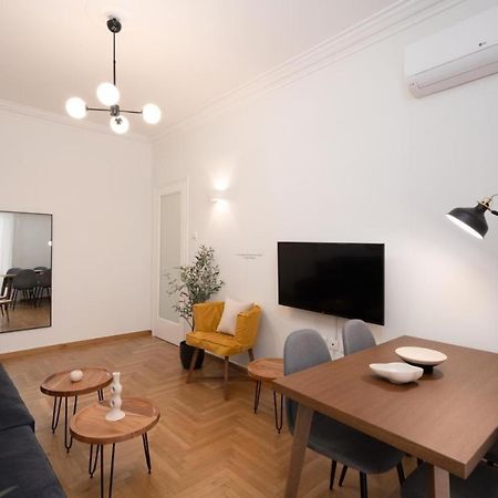 Vibrant Urban Getaway: Charming 2-Bedroom Near Bars, Parks, And Metro Athen Exterior foto