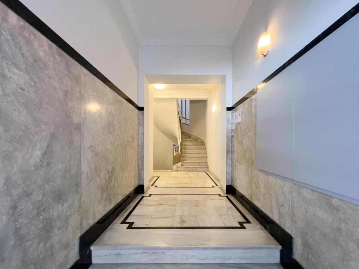 Vibrant Urban Getaway: Charming 2-Bedroom Near Bars, Parks, And Metro Athen Exterior foto