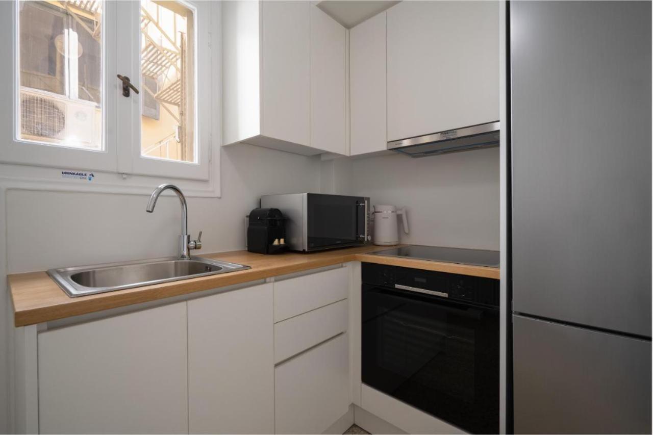 Vibrant Urban Getaway: Charming 2-Bedroom Near Bars, Parks, And Metro Athen Exterior foto